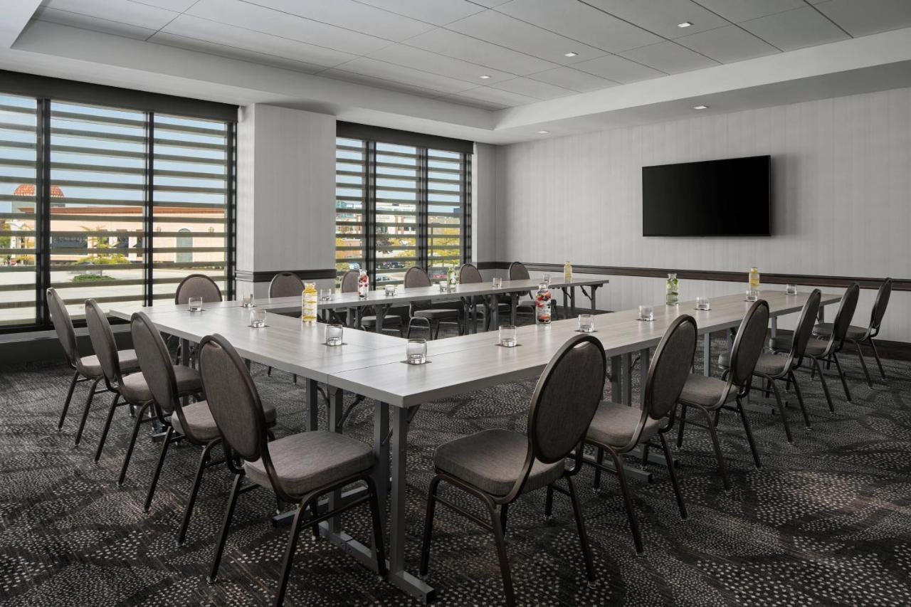 Renaissance Milwaukee West Hotel Wauwatosa Εξωτερικό φωτογραφία