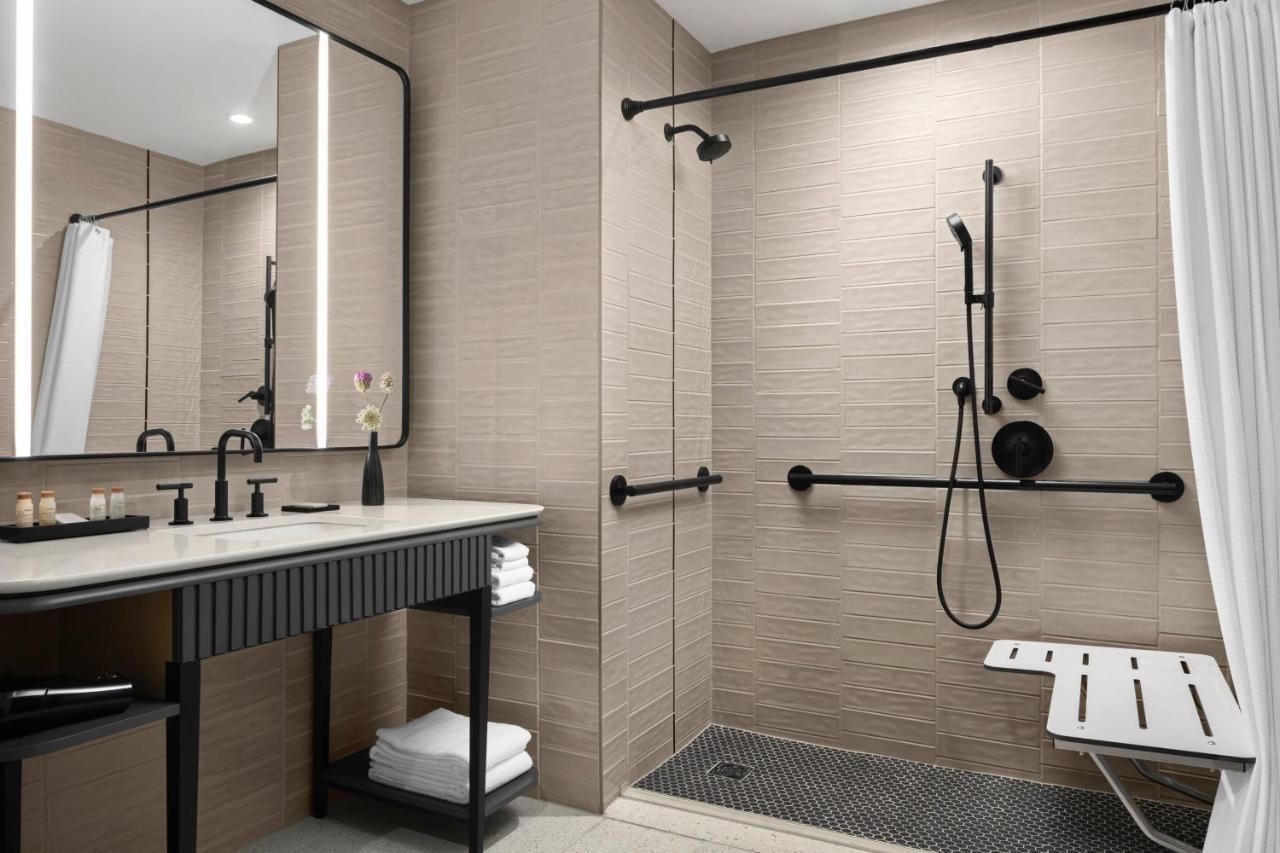 Renaissance Milwaukee West Hotel Wauwatosa Εξωτερικό φωτογραφία