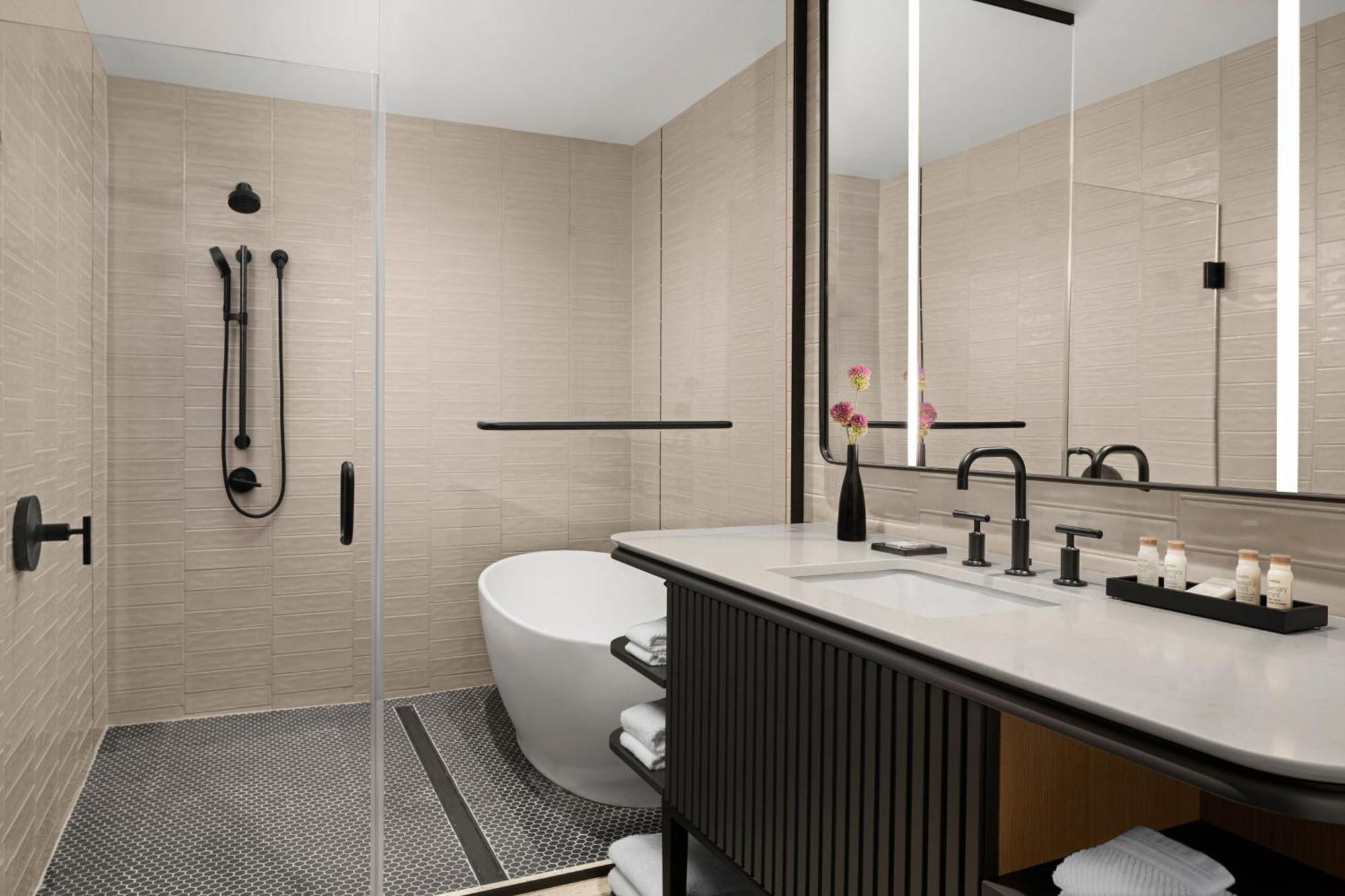 Renaissance Milwaukee West Hotel Wauwatosa Εξωτερικό φωτογραφία